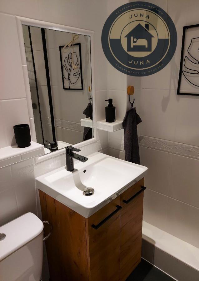 Juna - Nowoczesny Apartament W Centrum Z Widokiem Na Park Pruszkow Luaran gambar