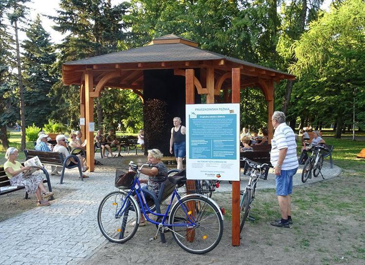 Juna - Nowoczesny Apartament W Centrum Z Widokiem Na Park Pruszkow Luaran gambar
